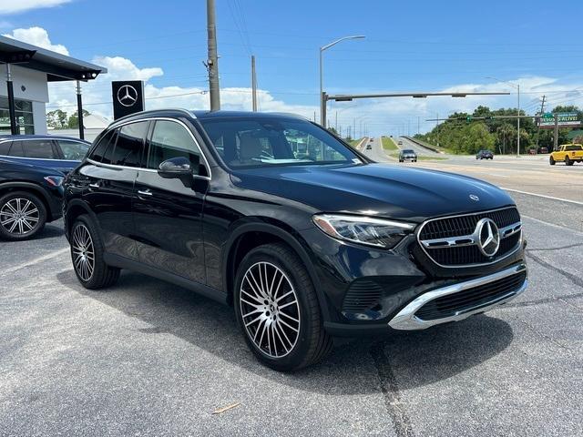 new 2024 Mercedes-Benz GLC 300 car