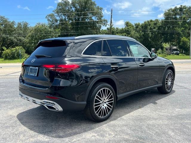 new 2024 Mercedes-Benz GLC 300 car