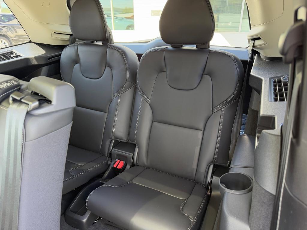 new 2025 Volvo XC90 Plug-In Hybrid car