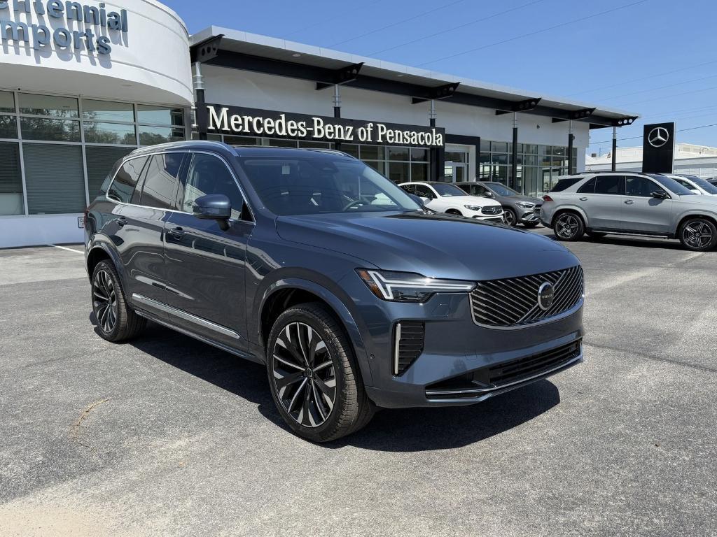 new 2025 Volvo XC90 Plug-In Hybrid car