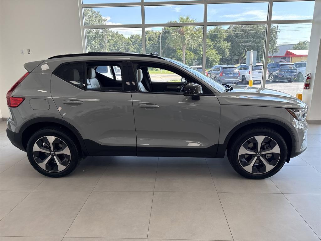new 2026 Volvo XC40 car