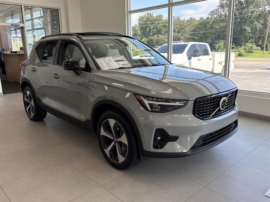 new 2026 Volvo XC40 car