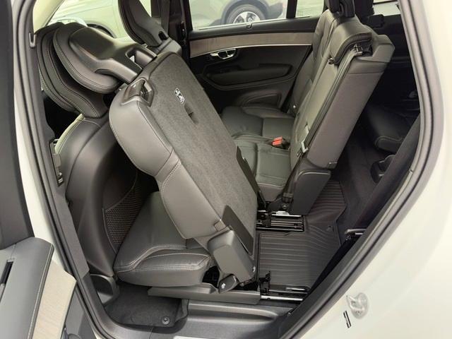 new 2025 Volvo XC90 Plug-In Hybrid car