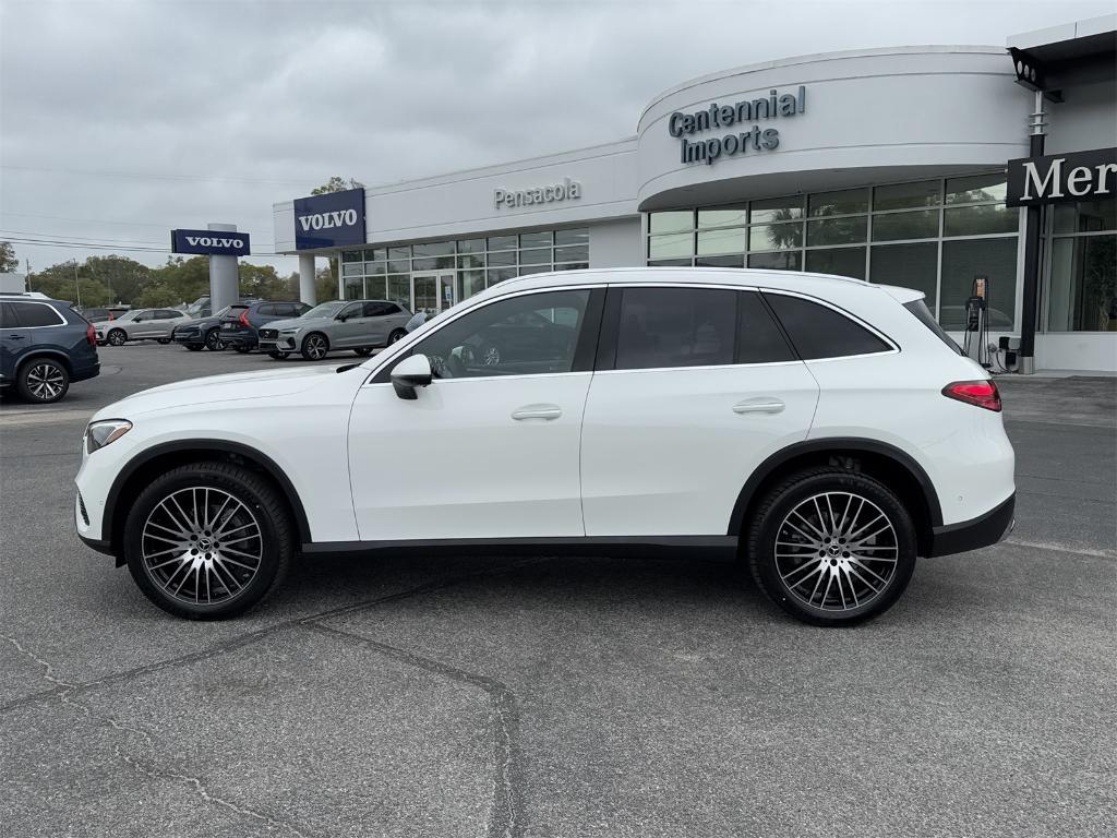 new 2025 Mercedes-Benz GLC 300 car