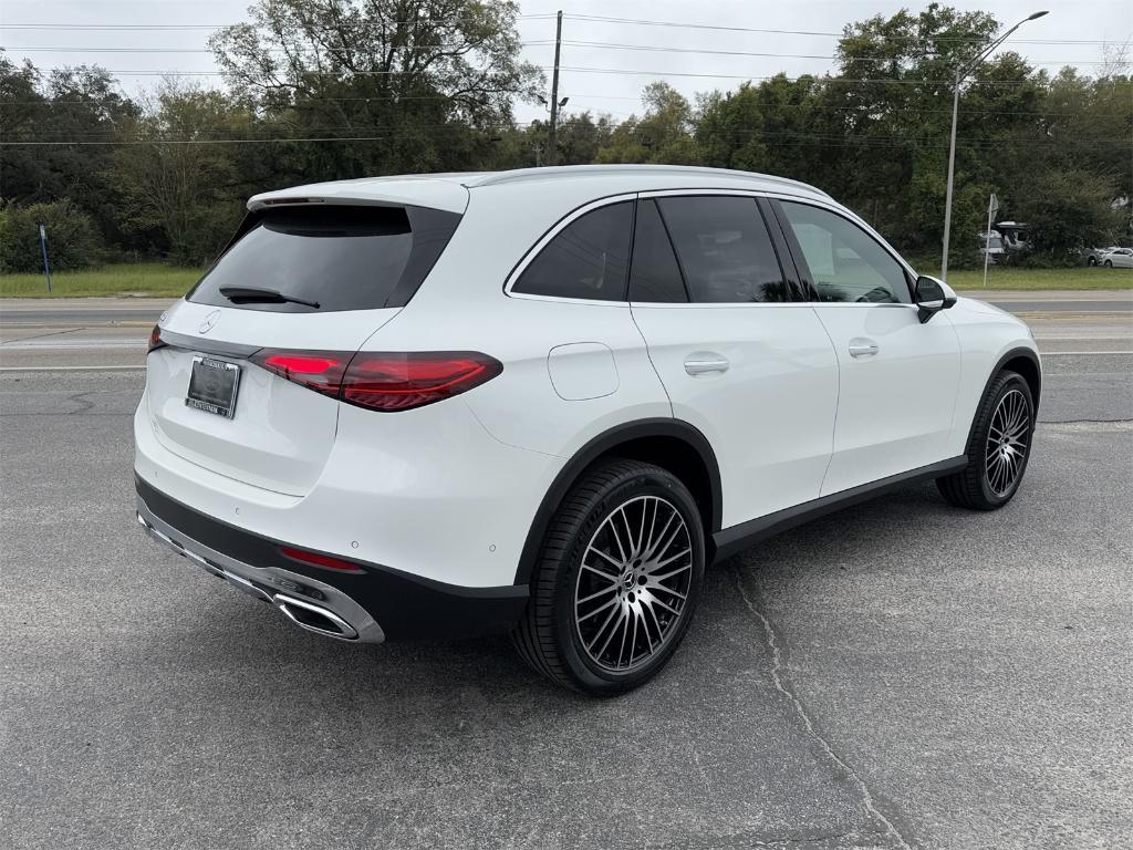 new 2025 Mercedes-Benz GLC 300 car