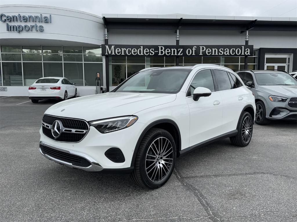 new 2025 Mercedes-Benz GLC 300 car
