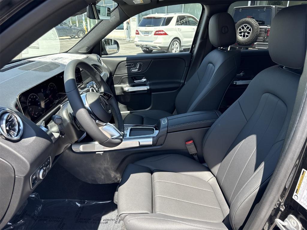 new 2026 Mercedes-Benz GLB 250 car