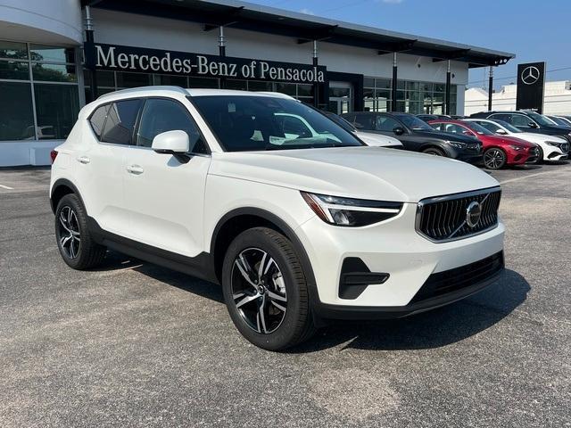 new 2025 Volvo XC40 car