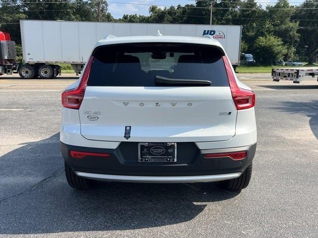 new 2025 Volvo XC40 car