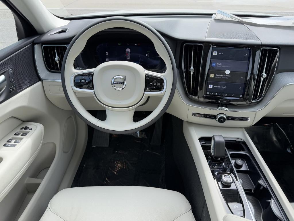 new 2025 Volvo XC60 Plug-In Hybrid car