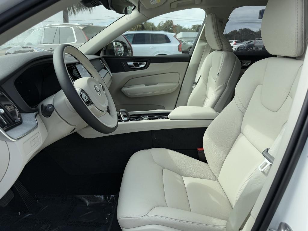 new 2025 Volvo XC60 Plug-In Hybrid car
