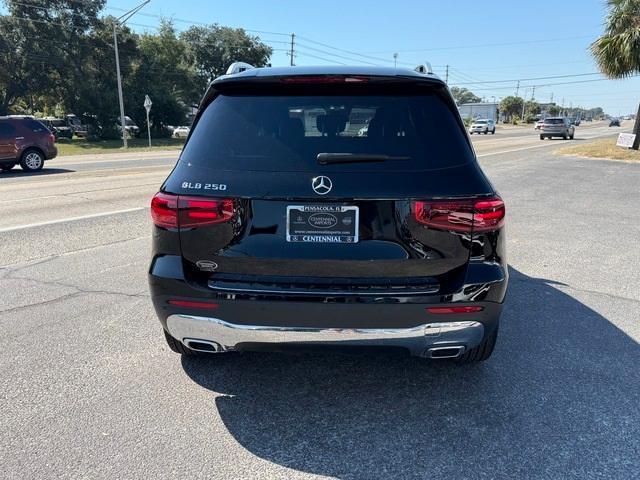 new 2025 Mercedes-Benz GLB 250 car