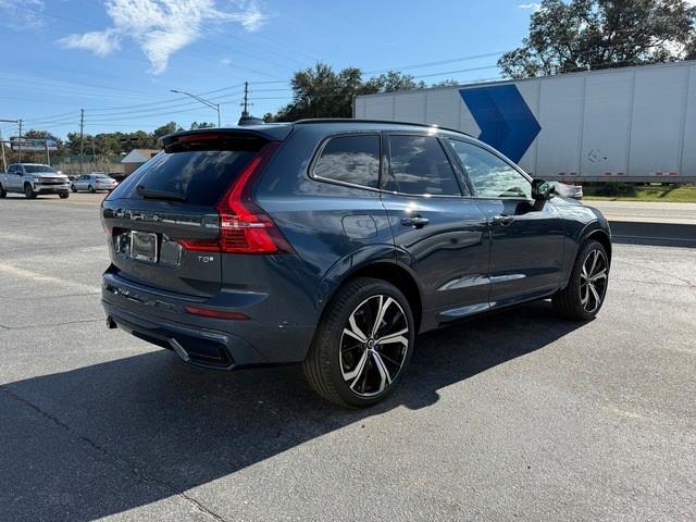 new 2025 Volvo XC60 Plug-In Hybrid car