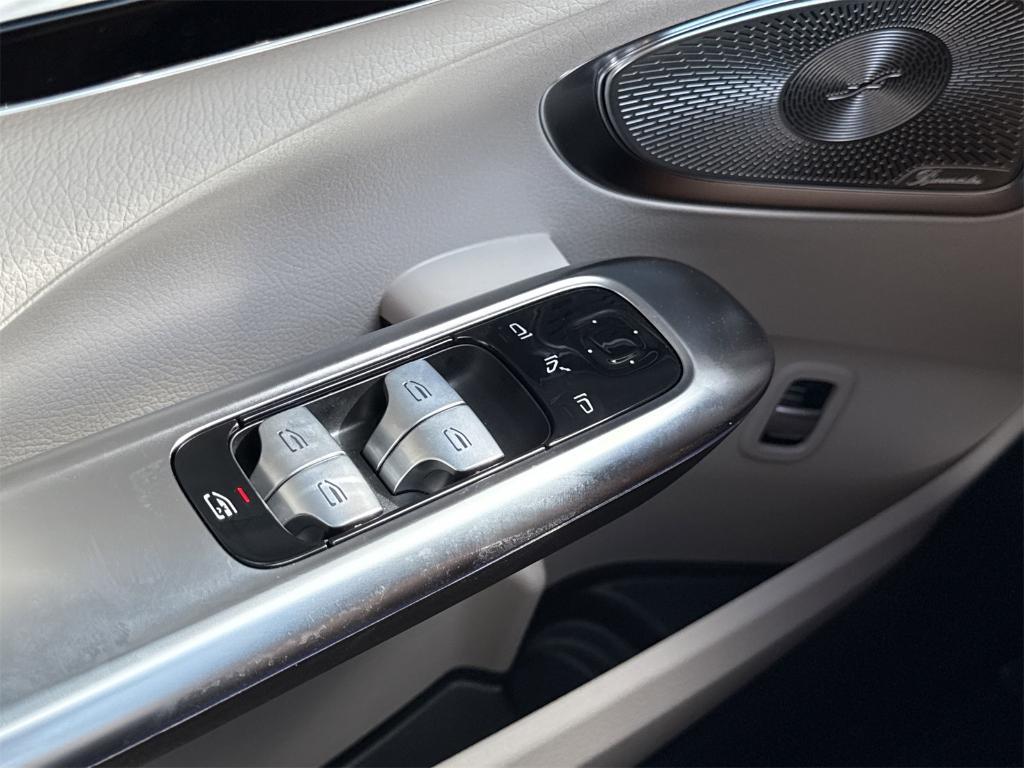 new 2025 Mercedes-Benz C-Class car