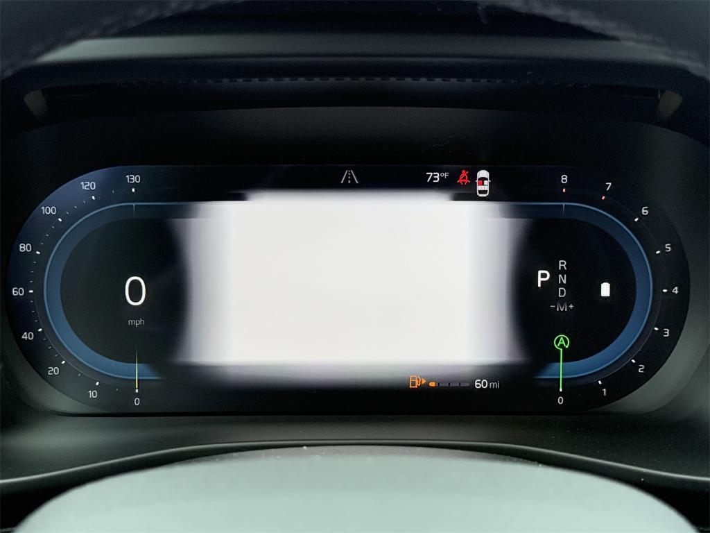 new 2025 Volvo XC40 car