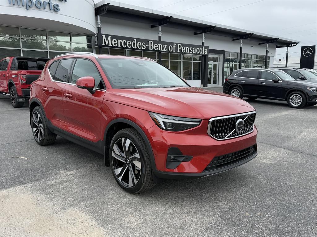 new 2025 Volvo XC40 car
