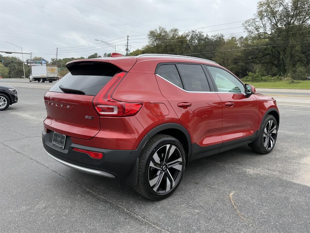 new 2025 Volvo XC40 car