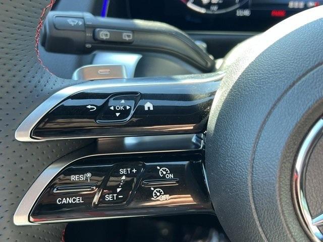 new 2024 Mercedes-Benz GLB 250 car