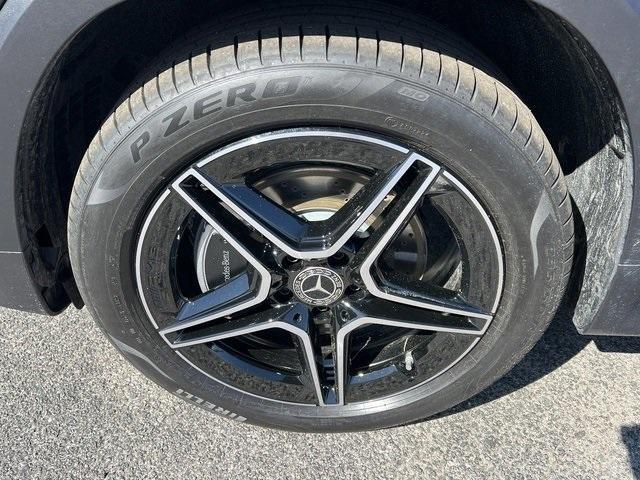 new 2024 Mercedes-Benz GLB 250 car