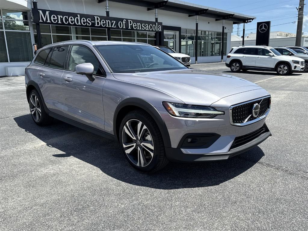 new 2026 Volvo V60 Cross Country car