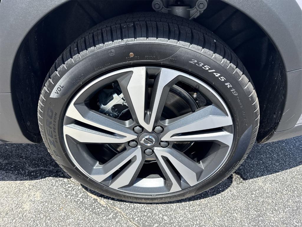 new 2026 Volvo V60 Cross Country car