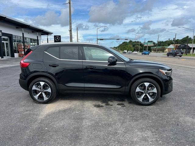 new 2025 Volvo XC40 car