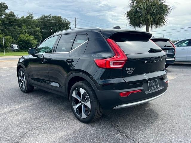 new 2025 Volvo XC40 car