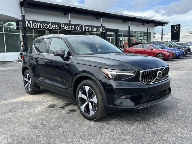 new 2025 Volvo XC40 car