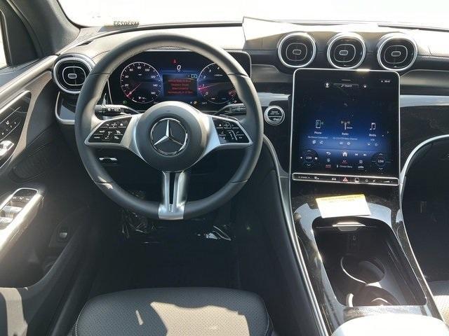 new 2024 Mercedes-Benz GLC 300 car