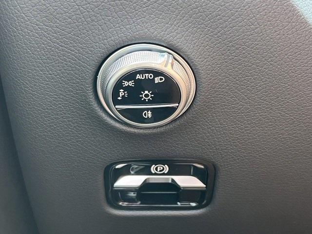 new 2024 Mercedes-Benz GLC 300 car