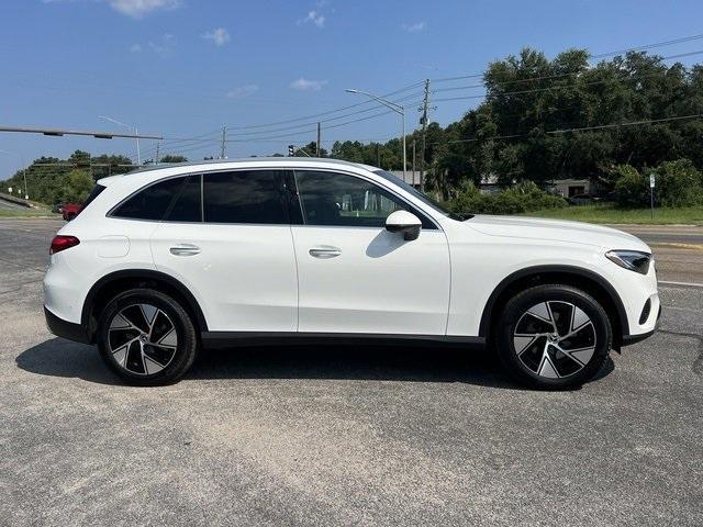 new 2024 Mercedes-Benz GLC 300 car