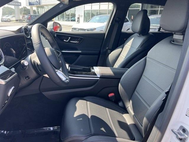 new 2024 Mercedes-Benz GLC 300 car