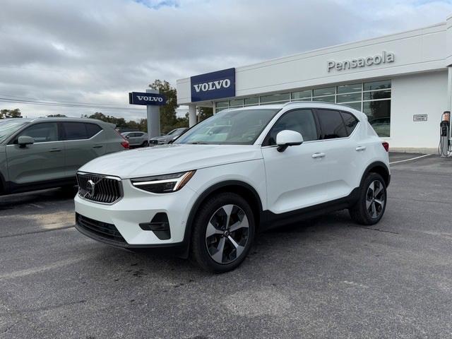 new 2025 Volvo XC40 car