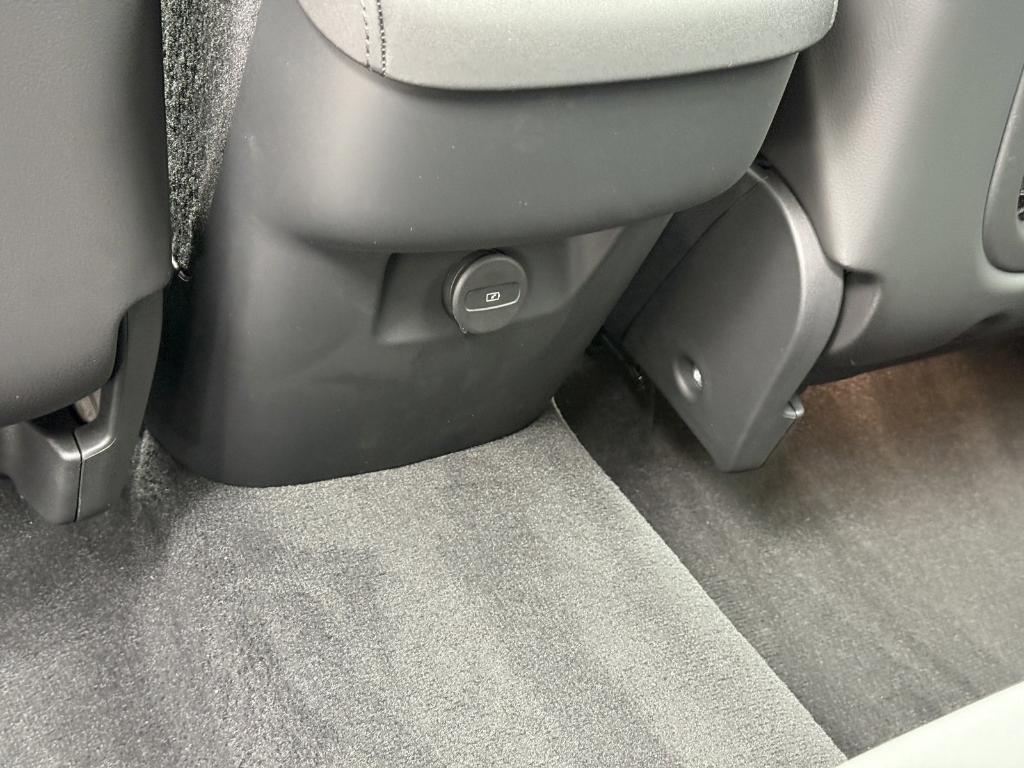 new 2025 Volvo XC90 car