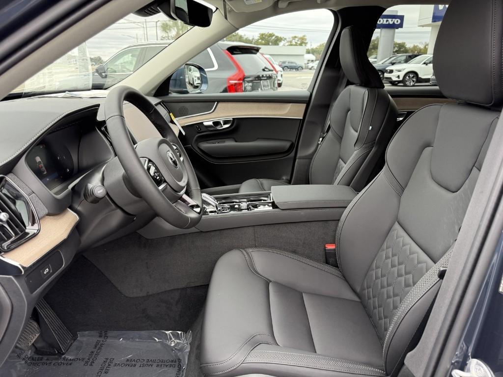 new 2025 Volvo XC90 car