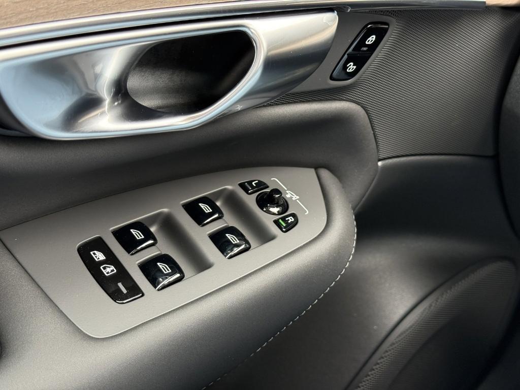 new 2025 Volvo XC90 car