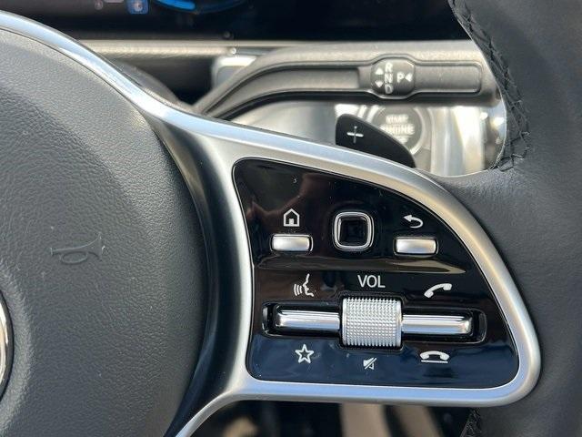 new 2023 Mercedes-Benz GLB 250 car