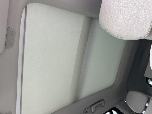 new 2025 Volvo XC90 Plug-In Hybrid car