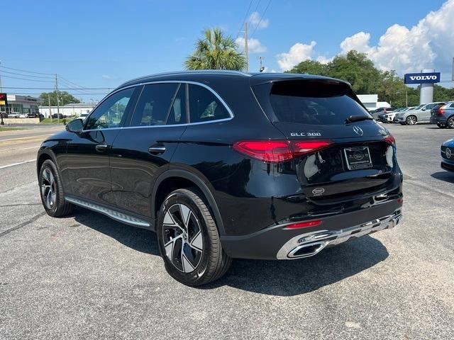 new 2024 Mercedes-Benz GLC 300 car