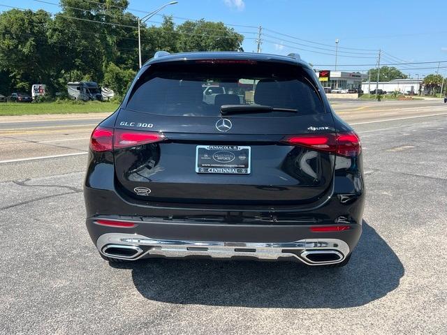 new 2024 Mercedes-Benz GLC 300 car