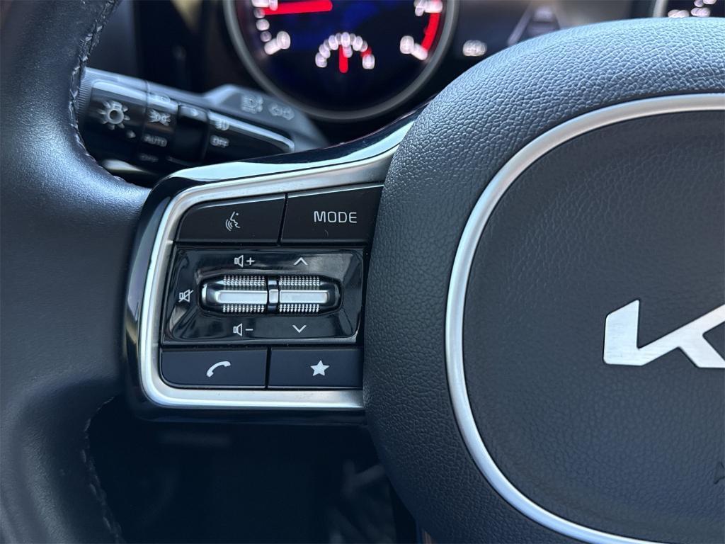 used 2022 Kia Carnival car, priced at $32,500