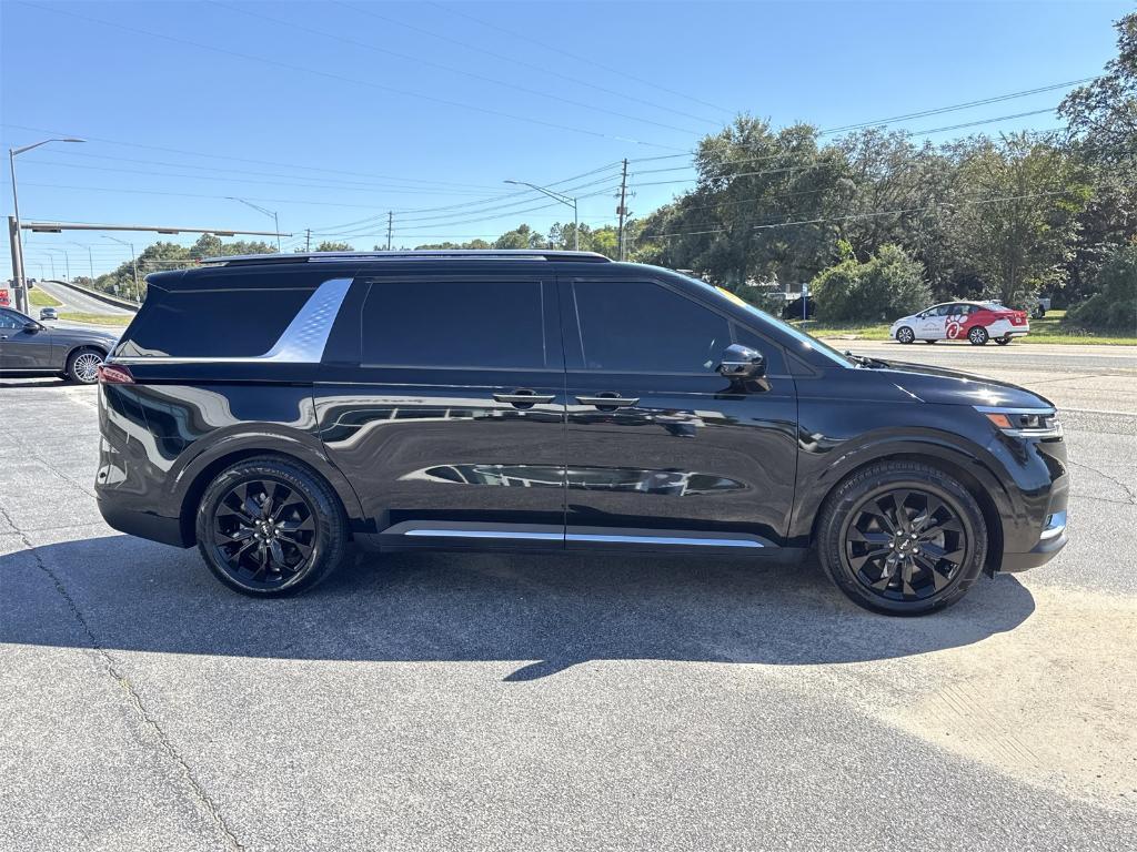used 2022 Kia Carnival car, priced at $32,500