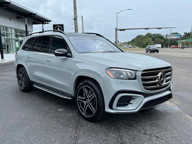 new 2024 Mercedes-Benz GLS 450 car