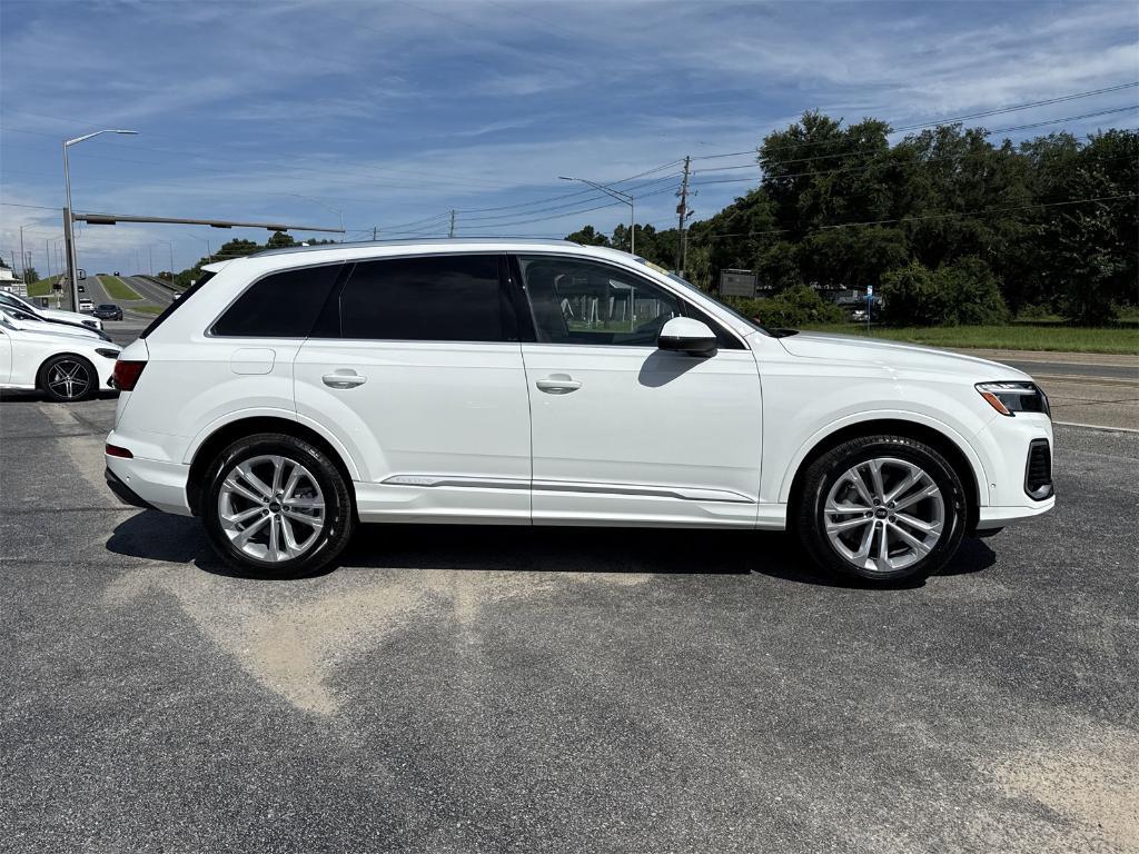 used 2025 Audi Q7 car, priced at $64,300
