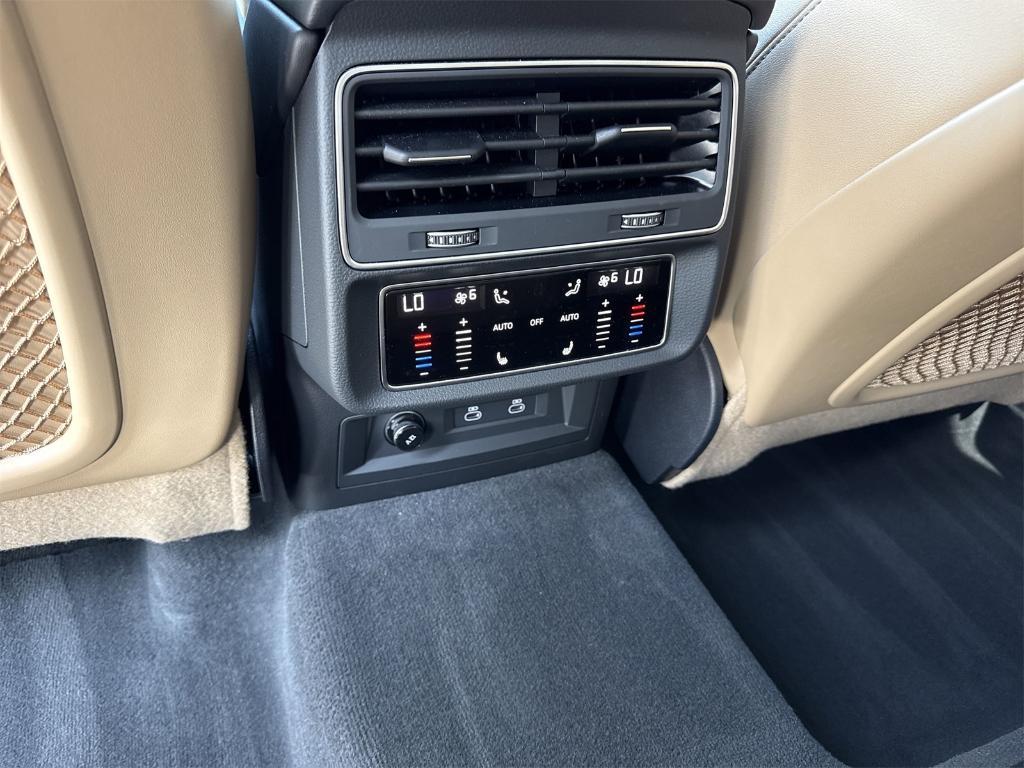 used 2025 Audi Q7 car, priced at $64,300