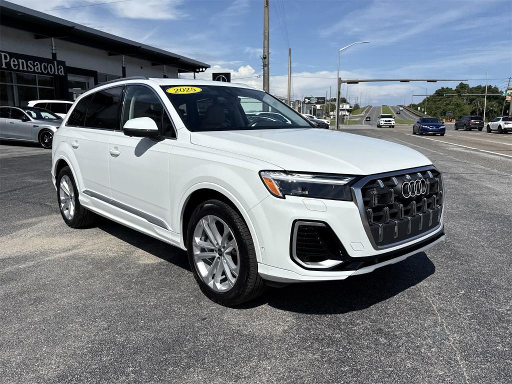 used 2025 Audi Q7 car, priced at $64,300
