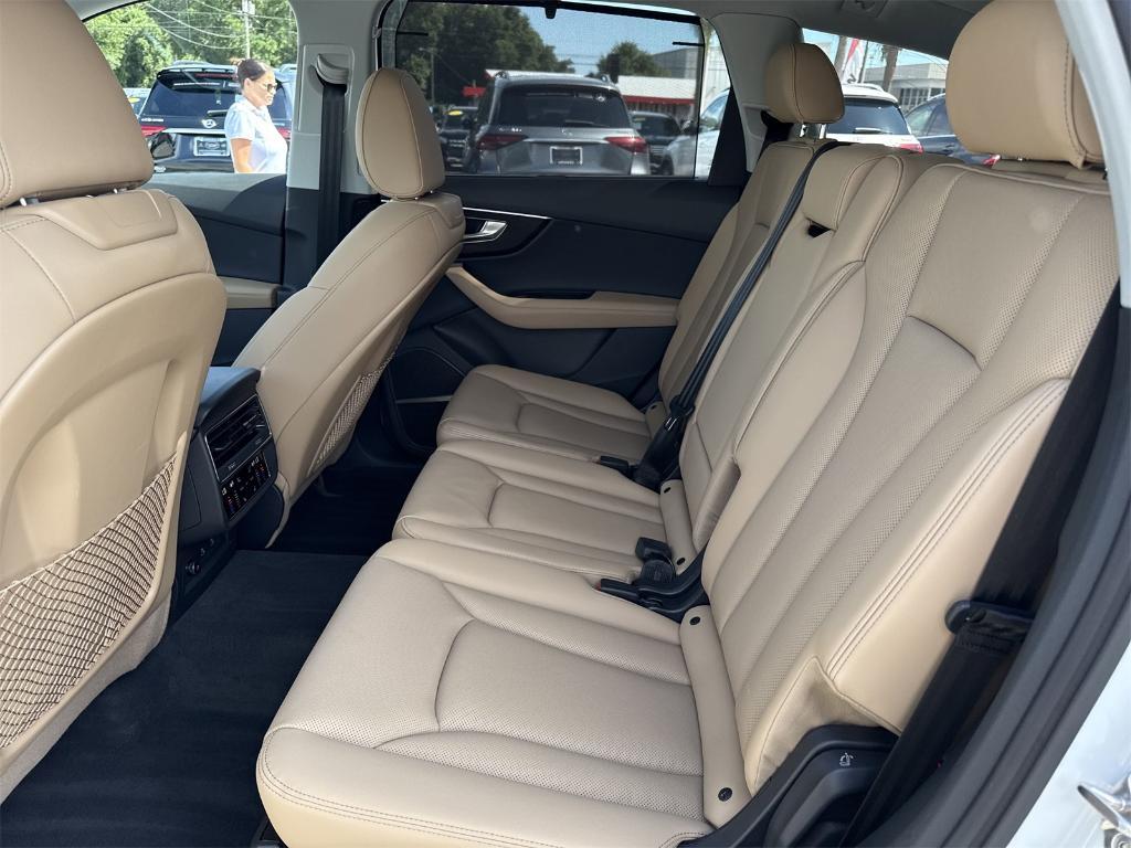 used 2025 Audi Q7 car, priced at $64,300