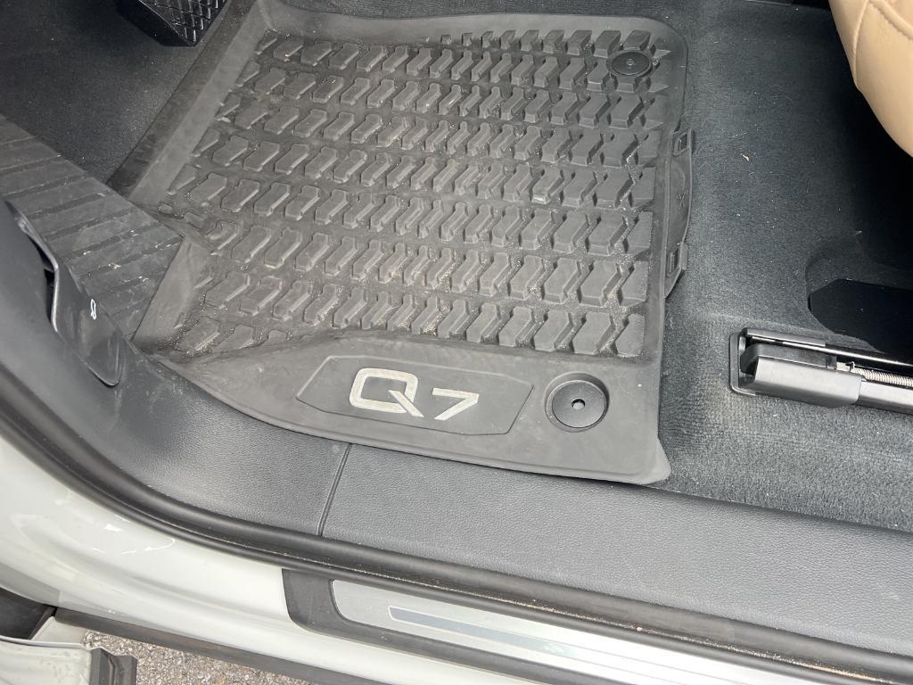 used 2025 Audi Q7 car, priced at $66,000