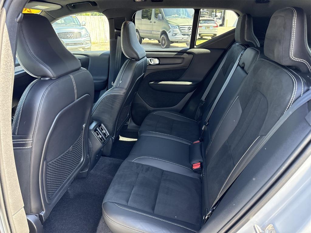 used 2021 Volvo XC40 car, priced at $27,490