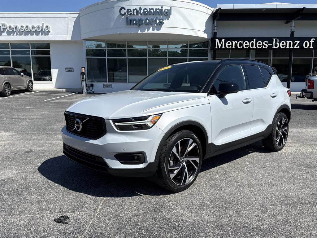 used 2021 Volvo XC40 car, priced at $27,490